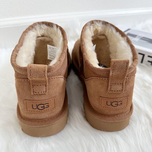 UGG CLASSIC ULTRA MINI BOOT NWB - Picture 2 of 9